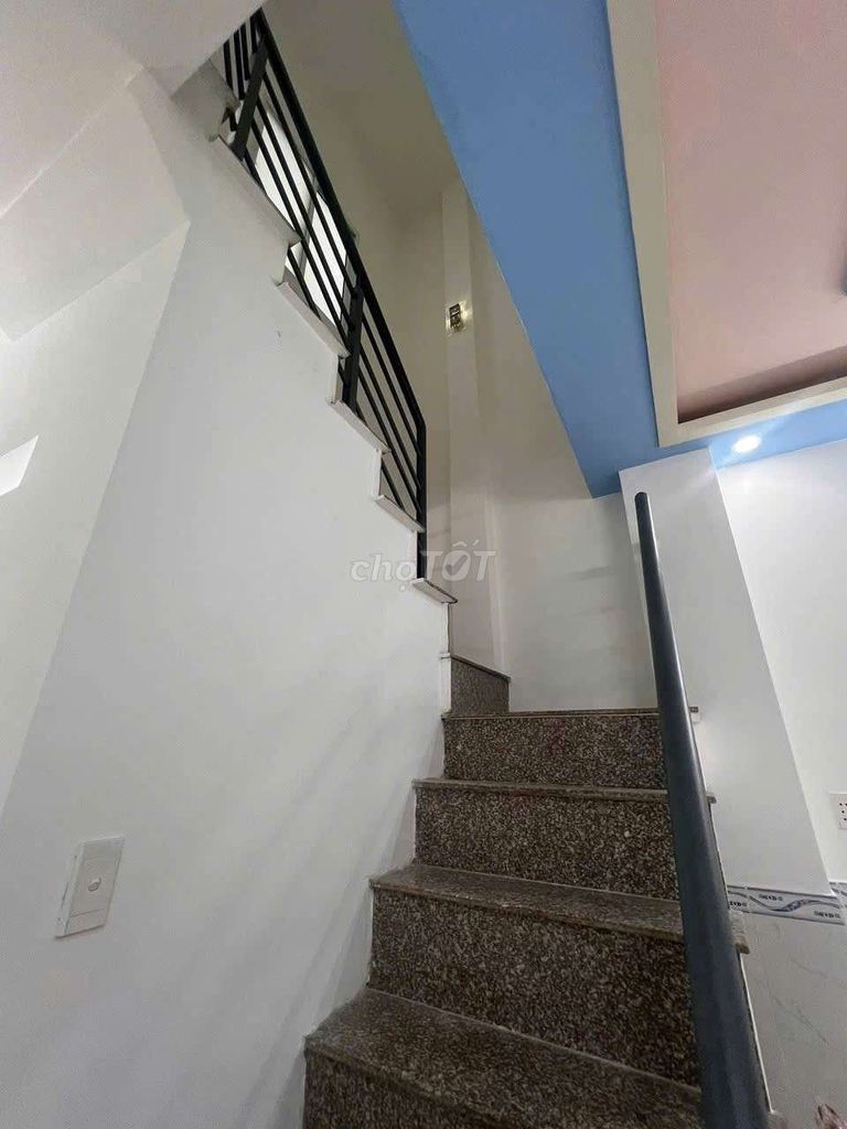 Rent an original house in District 7