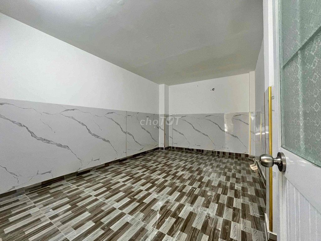 The original two toilets in the Gò Vấp Security Market