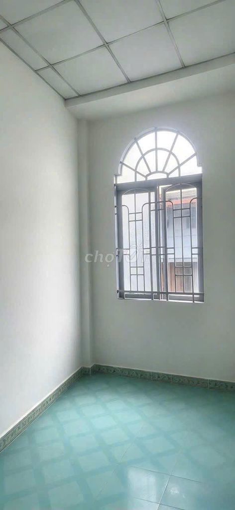 11 Million, Clean House 4 x 10 2 floors 2 bedrooms