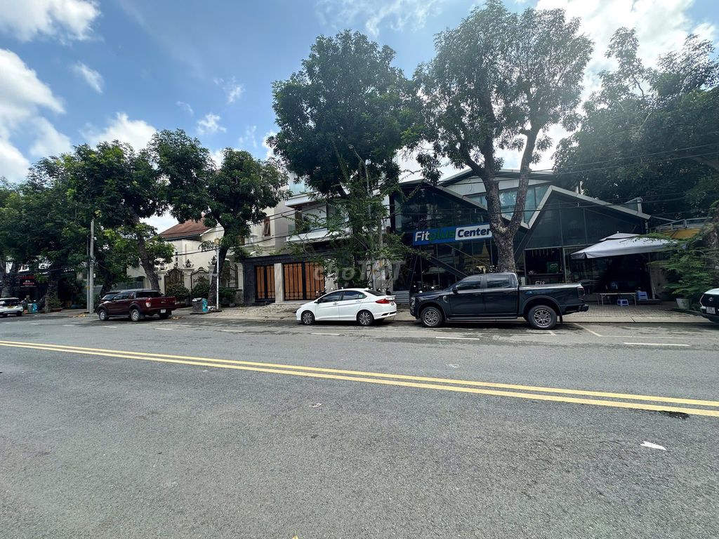 Hire the Cash House at 12 M Street 65.
