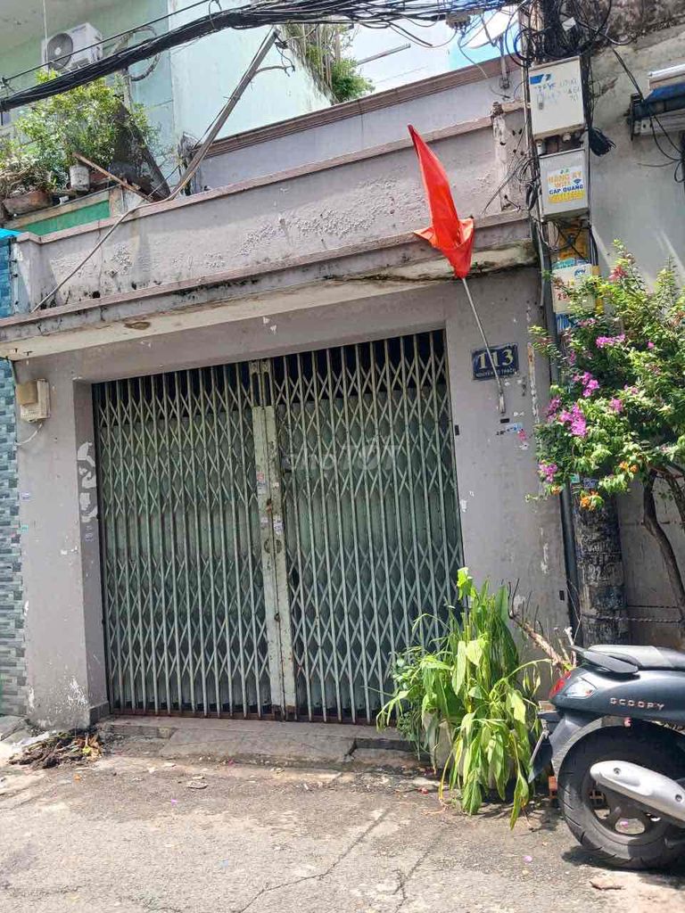 Renting Nguyễn Lộ Trạch 4 x17 for 7 seconds