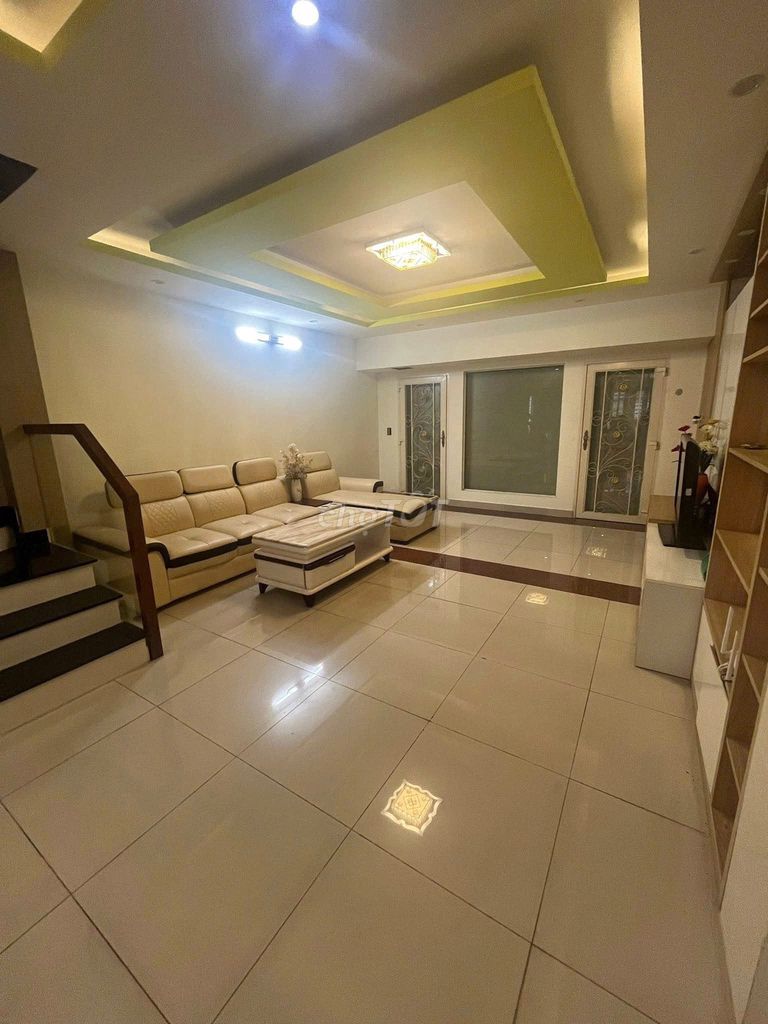 4 x 20 meters, 5 floors floor bedroom 6 toilets