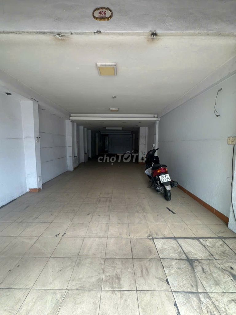 The owner rented the Cộng Hòa cash house (35 million a month)