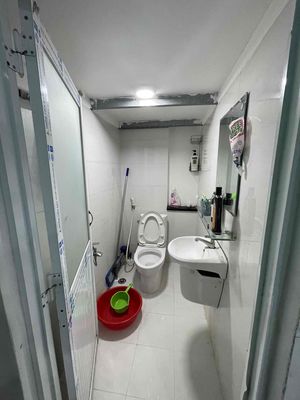 L103 P.D. toilets private passageways