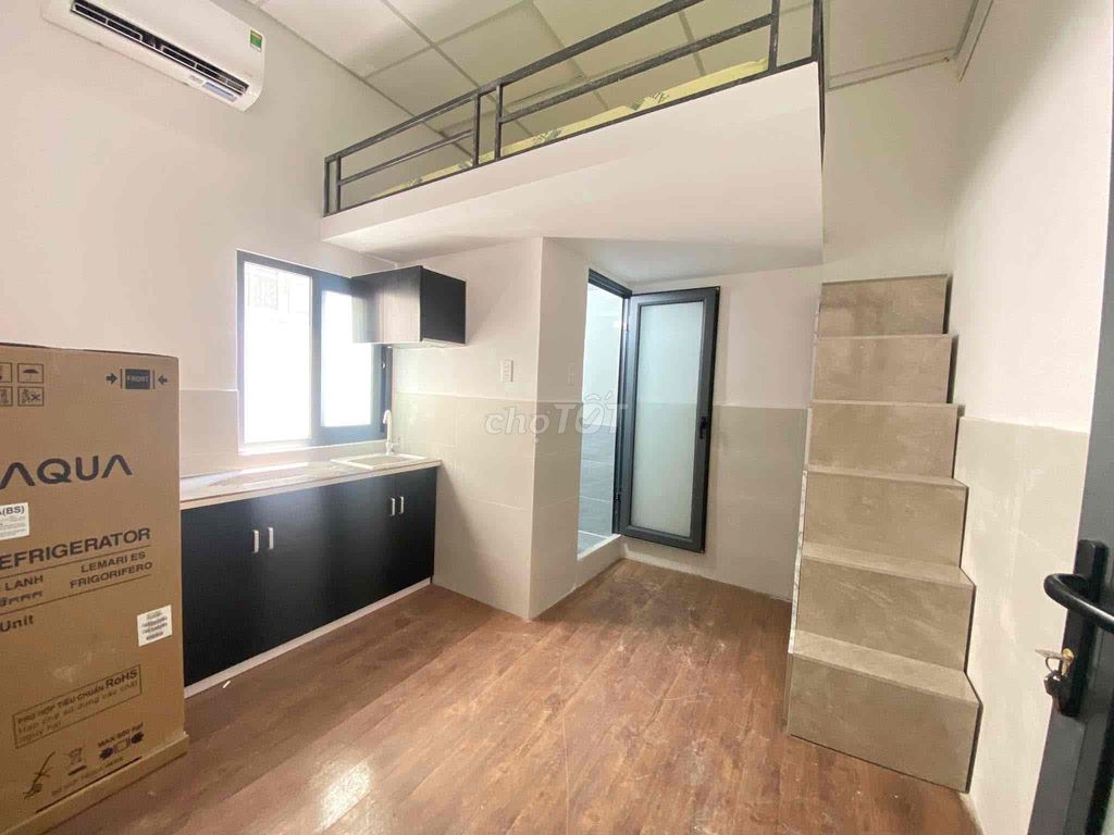 Nguyễn Oanh's new comfortable apartment. Right here.