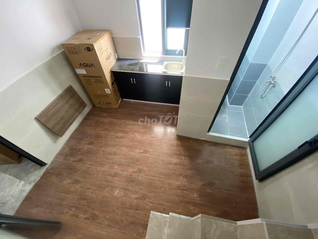 Nguyễn Oanh's new comfortable apartment. Right here.