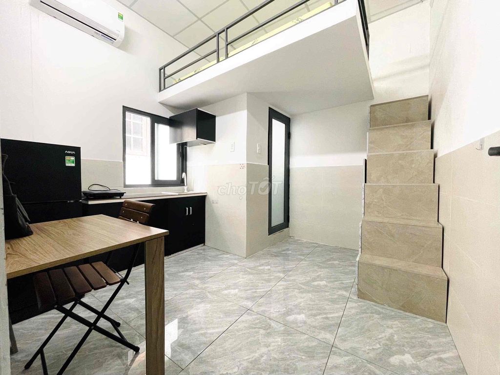 Nguyễn Oanh's new comfortable apartment. Right here.