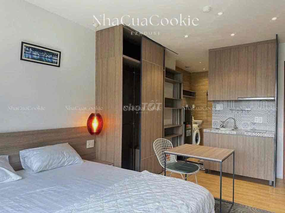 The Studio House is interior right now. Emart Nguyễn Văn Lượng.