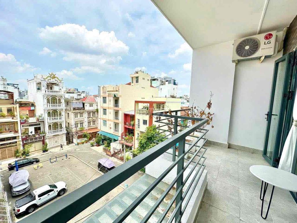 private wash-balcon-full furniture - favoring moral intervals