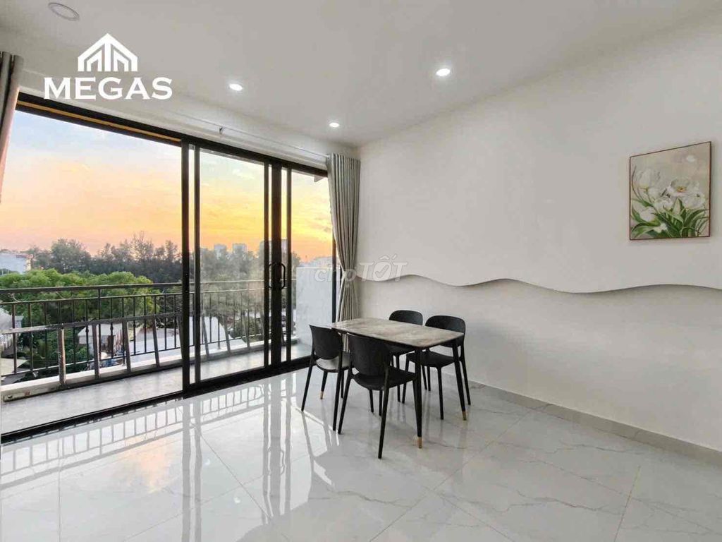 The apartment is a super-sense new bedroom, high-rise view of the private washing machine.