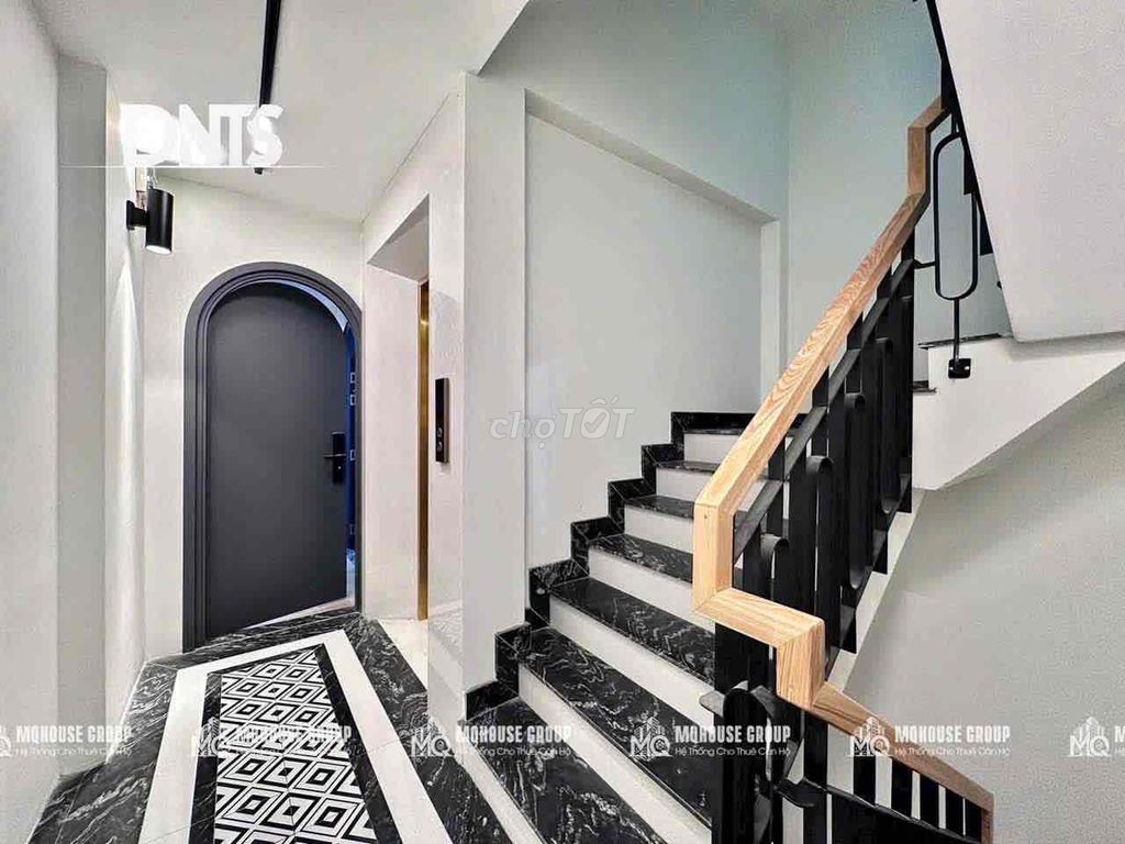 Rent a balcony studio full of luxury furniture downtown in District 1.