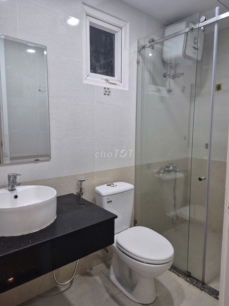 I own City Gate Võ Văn Kiệt, 75 meters, 2 bedroom 2 toilets, full interior.