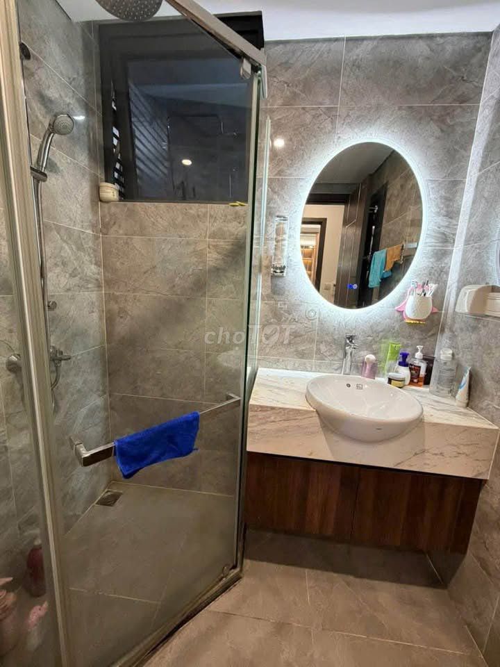 C/c senior Golden Maison, Phổ Quang-free 2 bedrooms only 17 million a month.