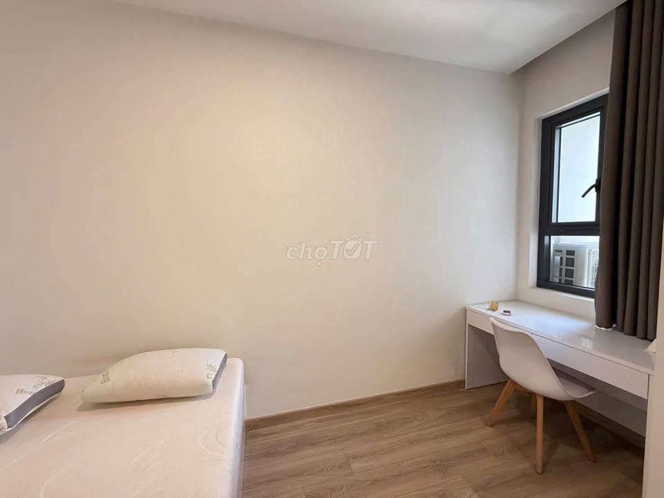 Rent C/c Sky Center - 2 bedrooms for 16 million a month. D/c: 16 Phổ Quang, tb.