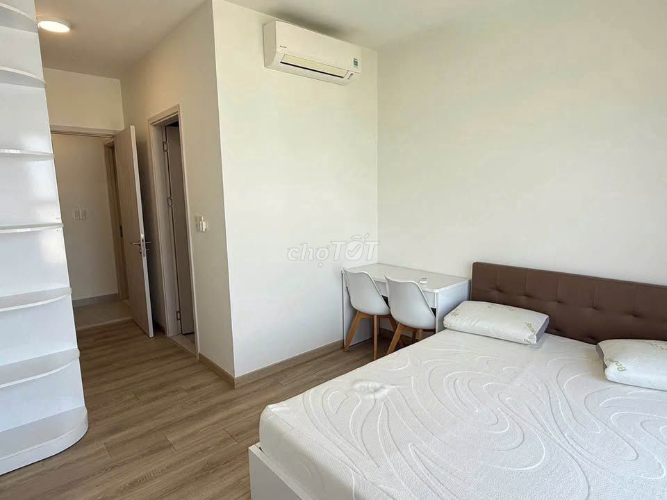 Rent C/c Sky Center - 2 bedrooms for 16 million a month. D/c: 16 Phổ Quang, tb.