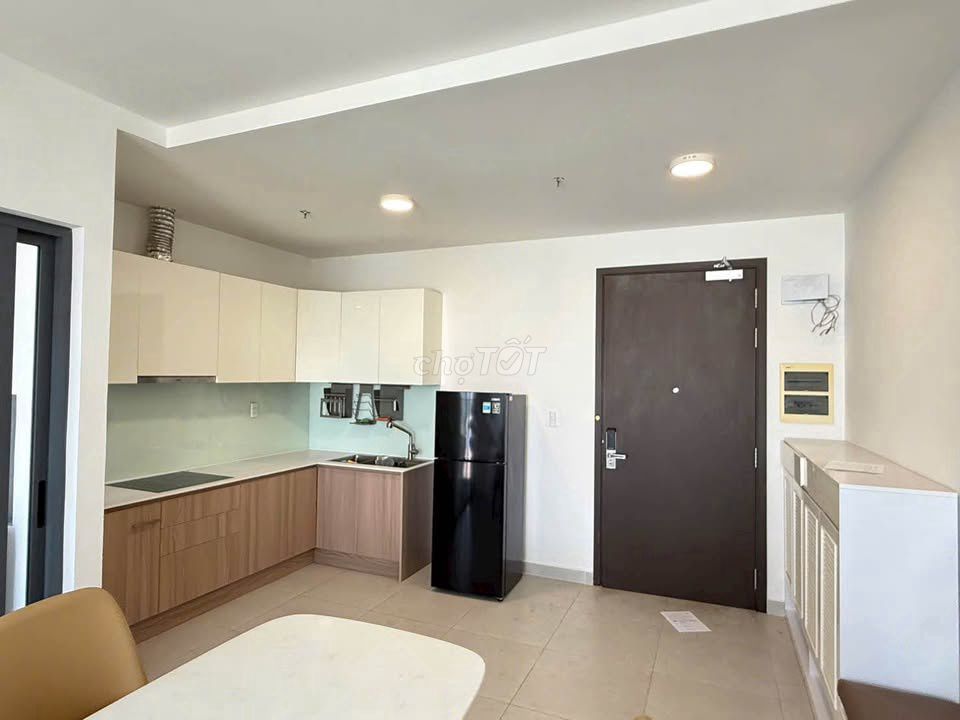 Rent C/c Sky Center - 2 bedrooms for 16 million a month. D/c: 16 Phổ Quang, tb.