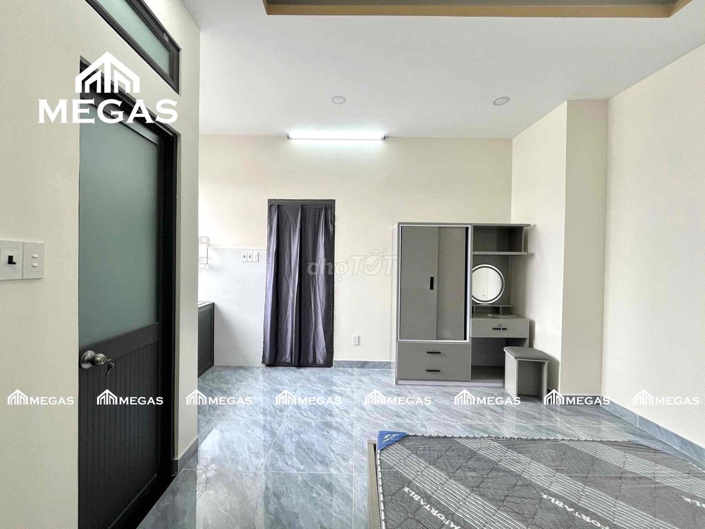 5 million studios full interior - square, District 2 large windows,