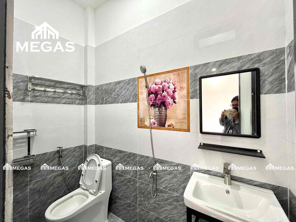 5 million studios full interior - square, District 2 large windows,