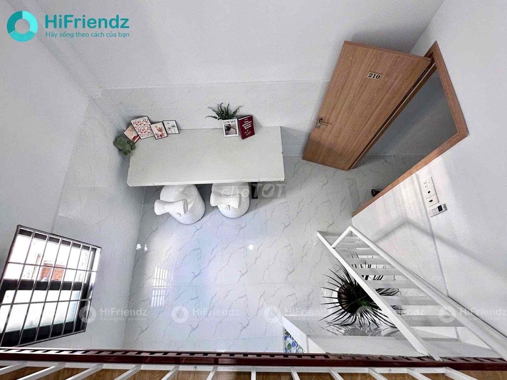 Great white tone - full interior near Cầu Chà Và District 5