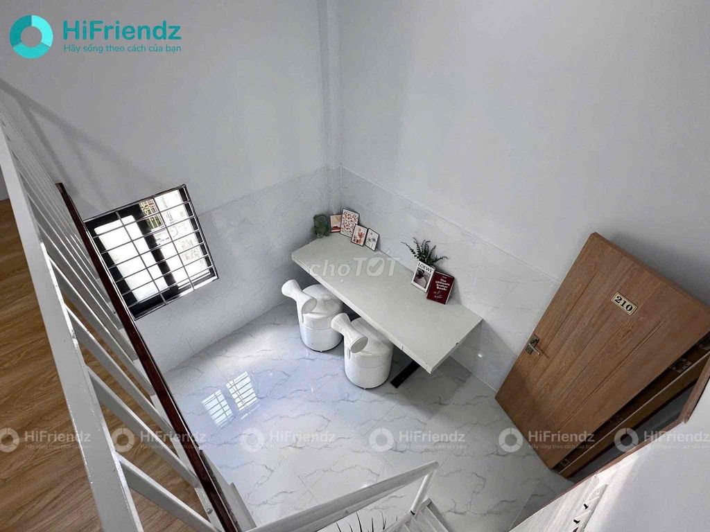 Great white tone - full interior near Cầu Chà Và District 5