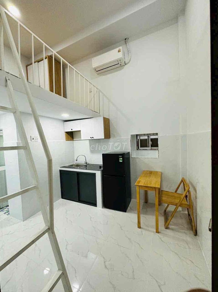Great white tone - full interior near Cầu Chà Và District 5