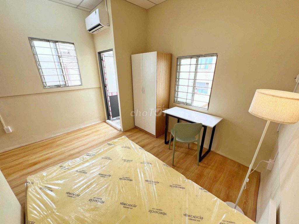Rent room near the 7-year Wall at the University of Tân Bình VA.