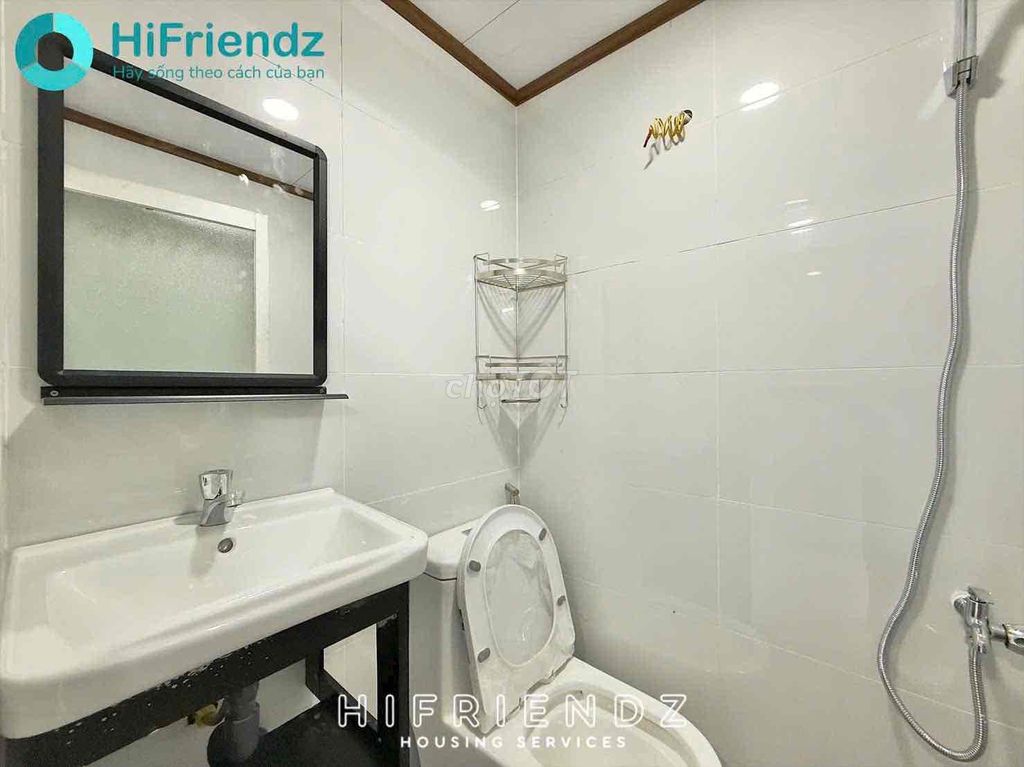 Rent the ground guard room ready air conditioning near the commercial university