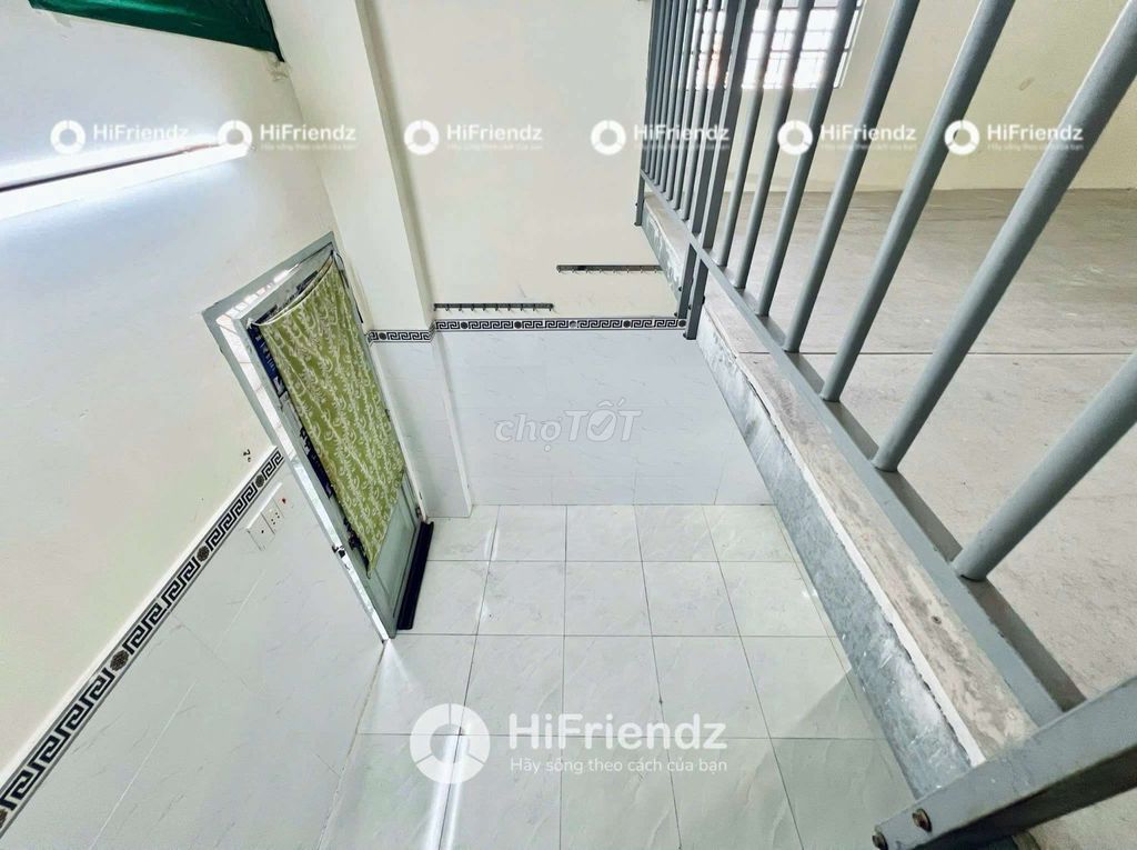 A high guard does not have a head - set air - conditioning machine near a newly developedeon