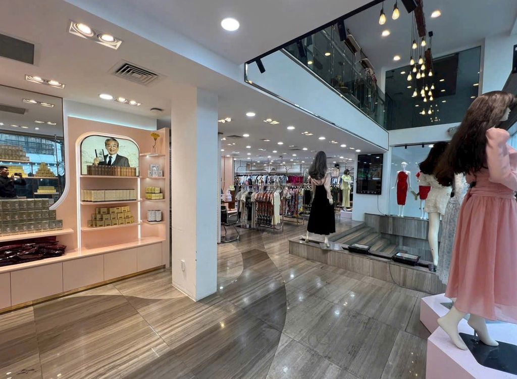 Rent the original building on the 2th corner A.Q.0, 717 14, District 10