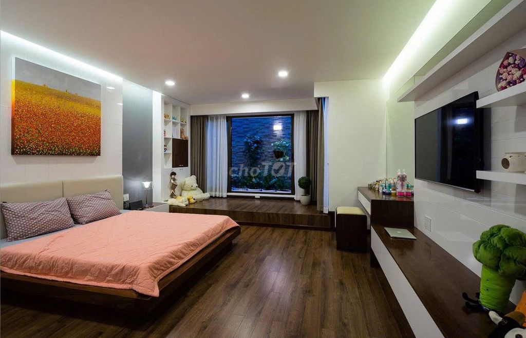 Rent the original building on the 2th corner A.Q.0, 717 14, District 10