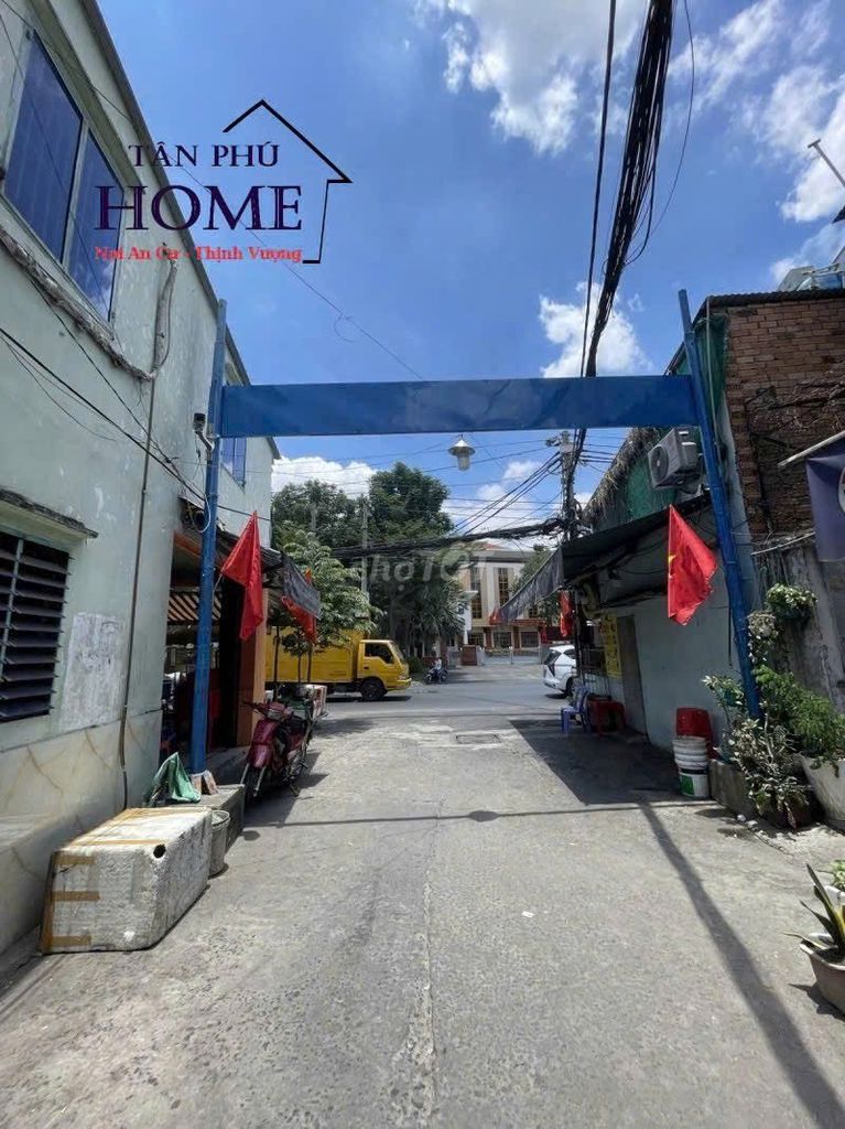 The house smells good! 5 meters Thoại Ngọc Hầu, 4 x 15 meters, 2 floors, 4 bedrooms, 3 toilets