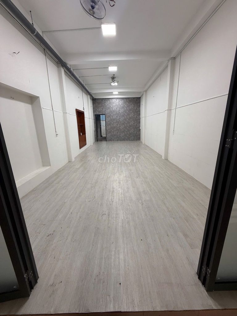 The house smells good! 5 meters Thoại Ngọc Hầu, 4 x 15 meters, 2 floors, 4 bedrooms, 3 toilets