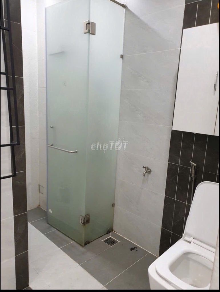 Three beautiful floors, three meters x 10 meters, two bedrooms, three toilets, full interior, five meters P.V.