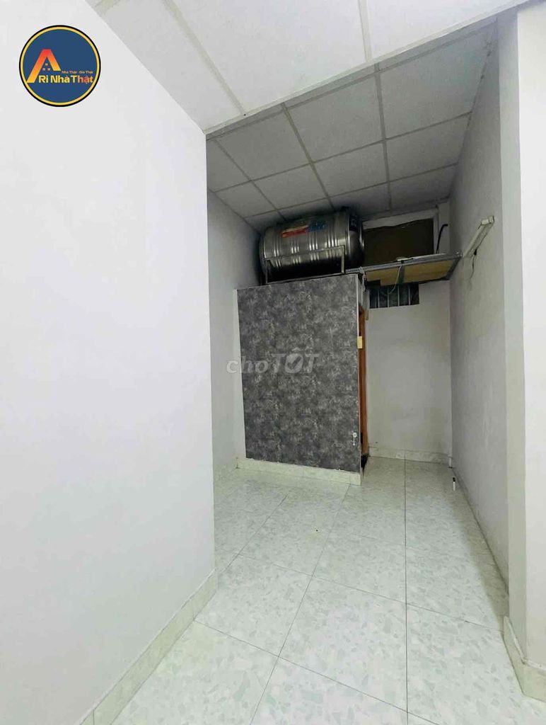 6.2 million -- two bedrooms, two toilets -- Phú Thọ Hoà throughway.