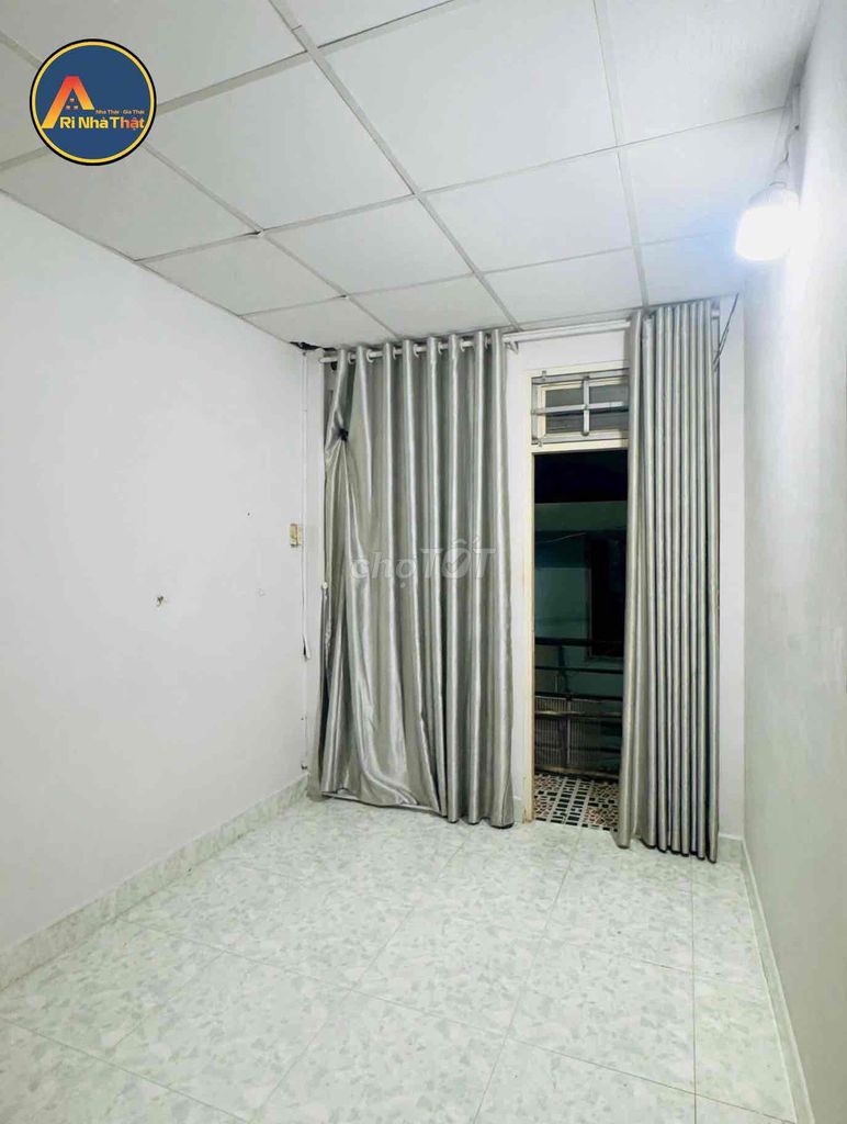 6.2 million -- two bedrooms, two toilets -- Phú Thọ Hoà throughway.