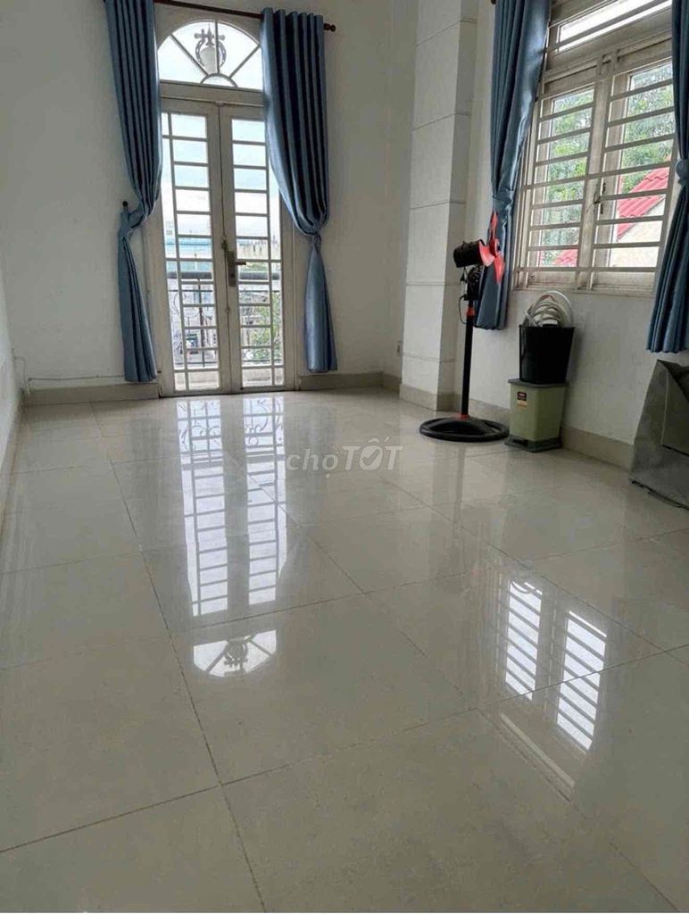 Rent Anhang Street City Hall
