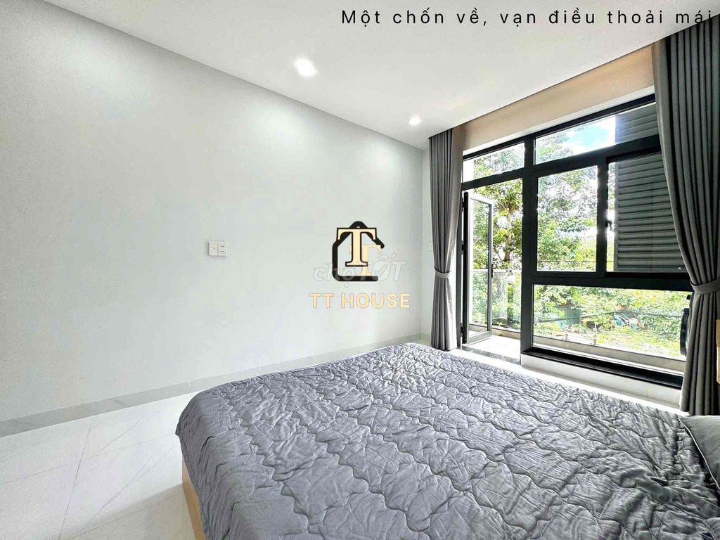 The balcony studio is near the blue line, University of hutech, uef,