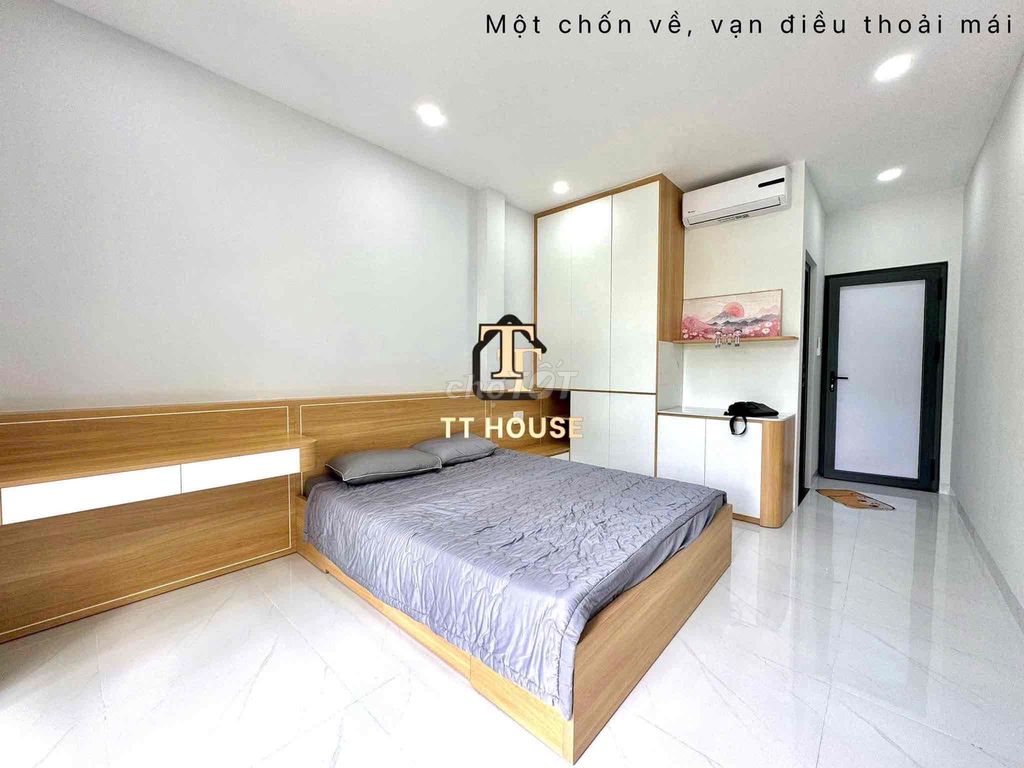 The balcony studio is near the blue line, University of hutech, uef,
