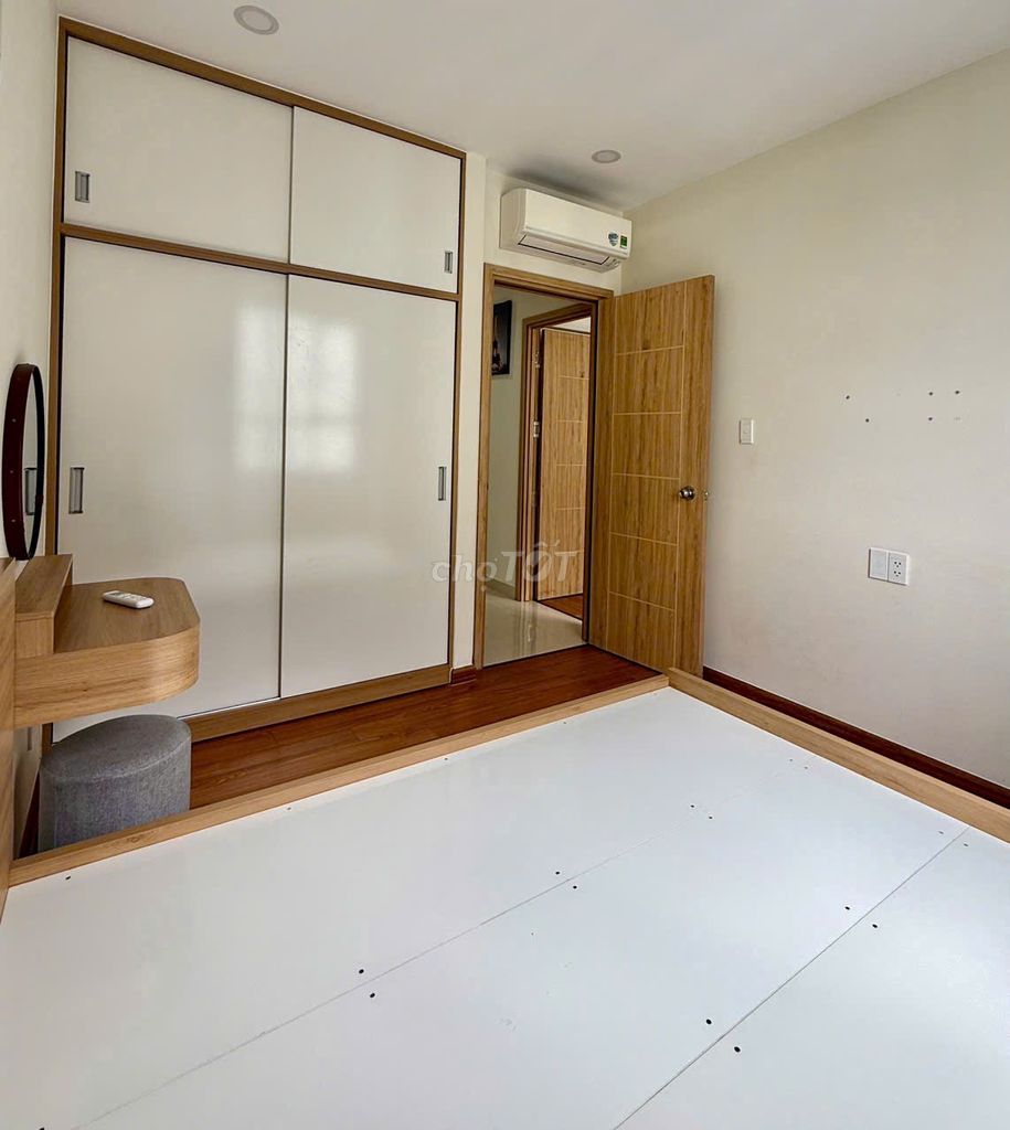 Rent two bedrooms. Full Full toilet costs 8 million5 Dream Home Palace.