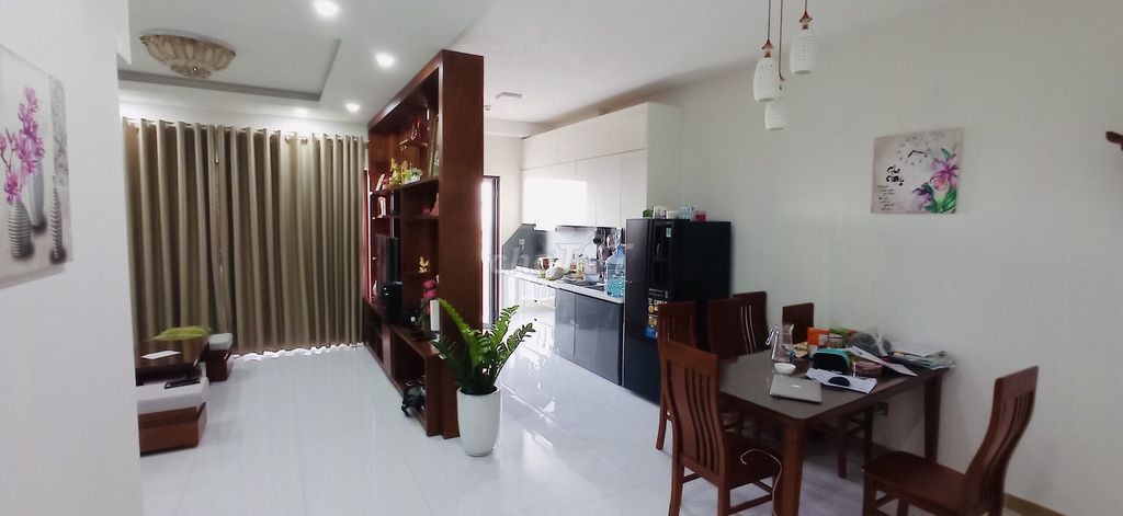 Rent three bedrooms, two toilets, full interior, 12 million river views.