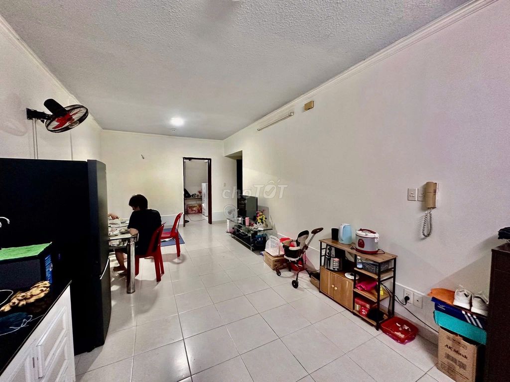 Rent a three-p-sleep-a-half-Nguyễn Văn Quá for 8 million a month.