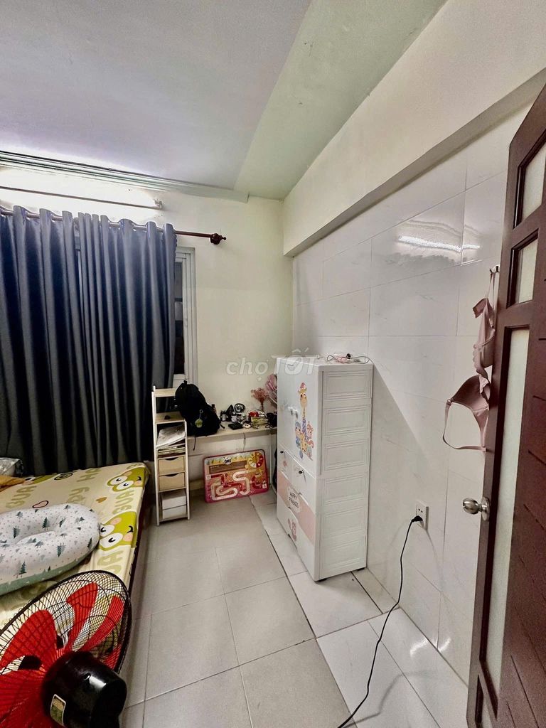 Rent a three-p-sleep-a-half-Nguyễn Văn Quá for 8 million a month.
