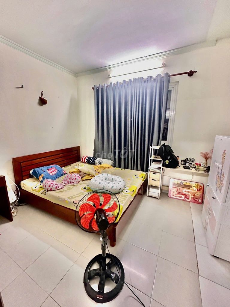Rent a three-p-sleep-a-half-Nguyễn Văn Quá for 8 million a month.
