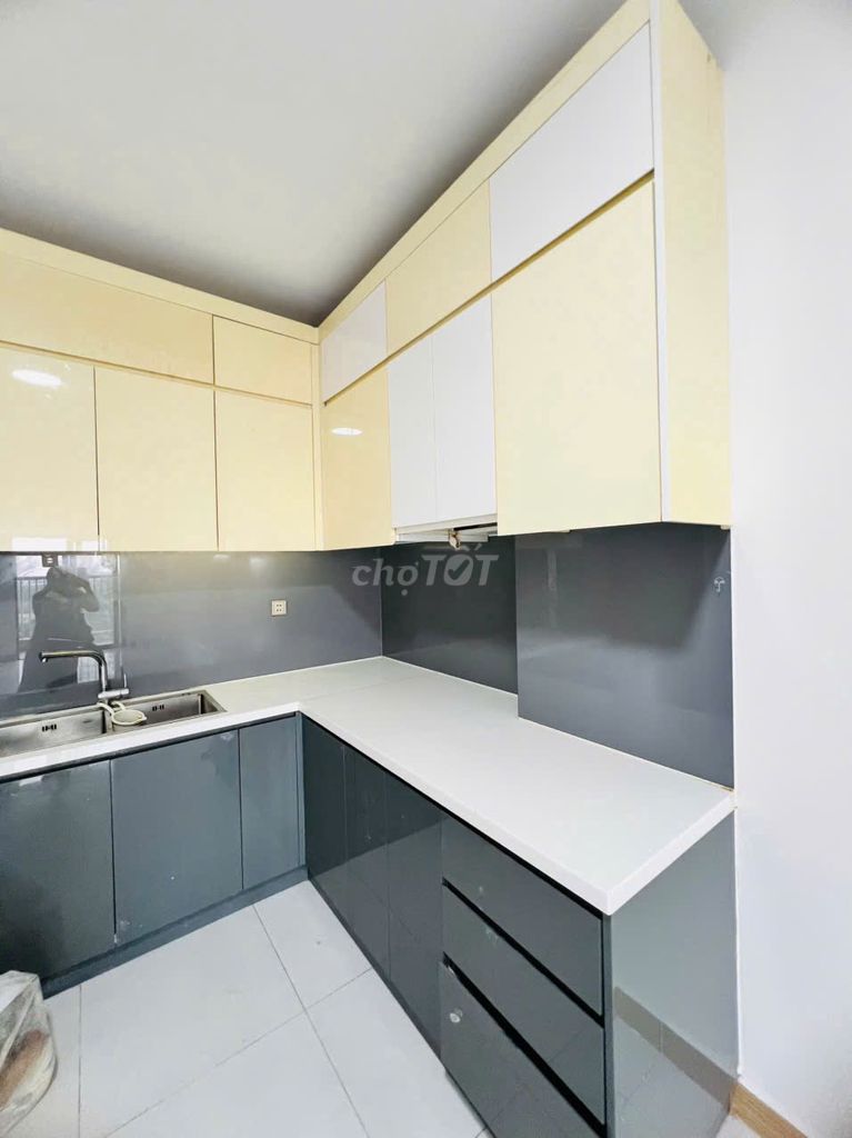 Rent the German apartment, Block A1, 92 meters, 3 bedrooms, 2 toilets. Ten million.