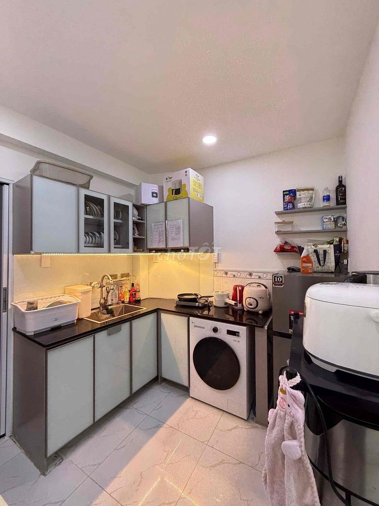 Rent a new full interior district 4