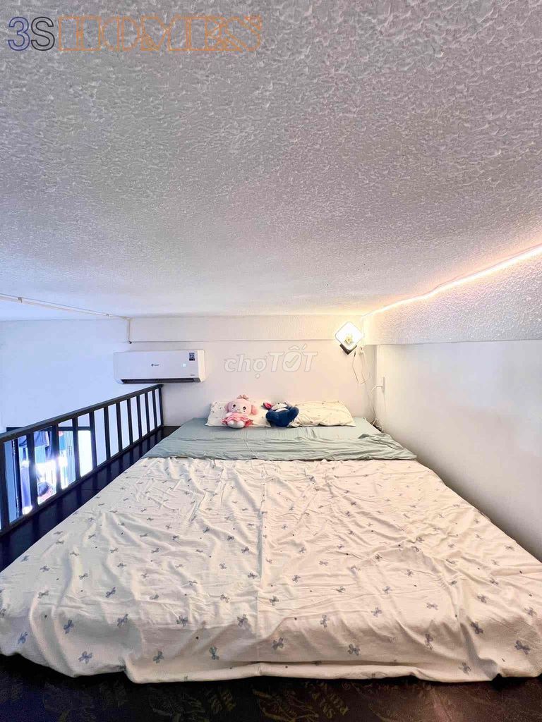The new motel is super cheap.