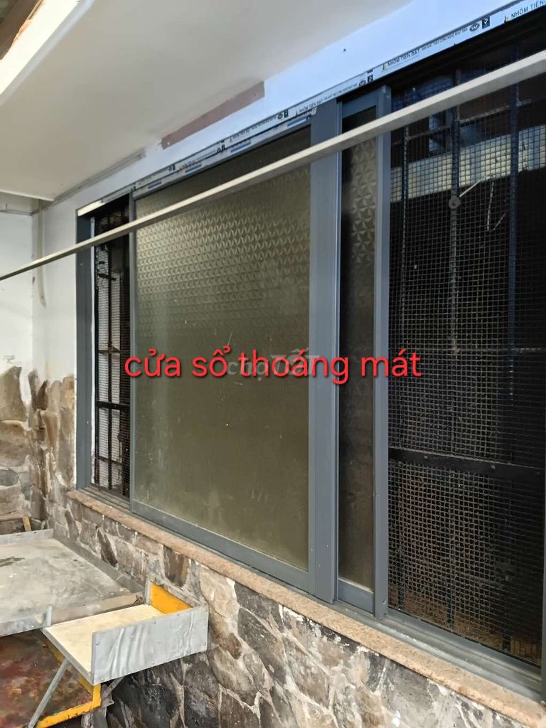 We'll rent out a super-size ground floor room. Three-and-a-half million with air conditioning.
