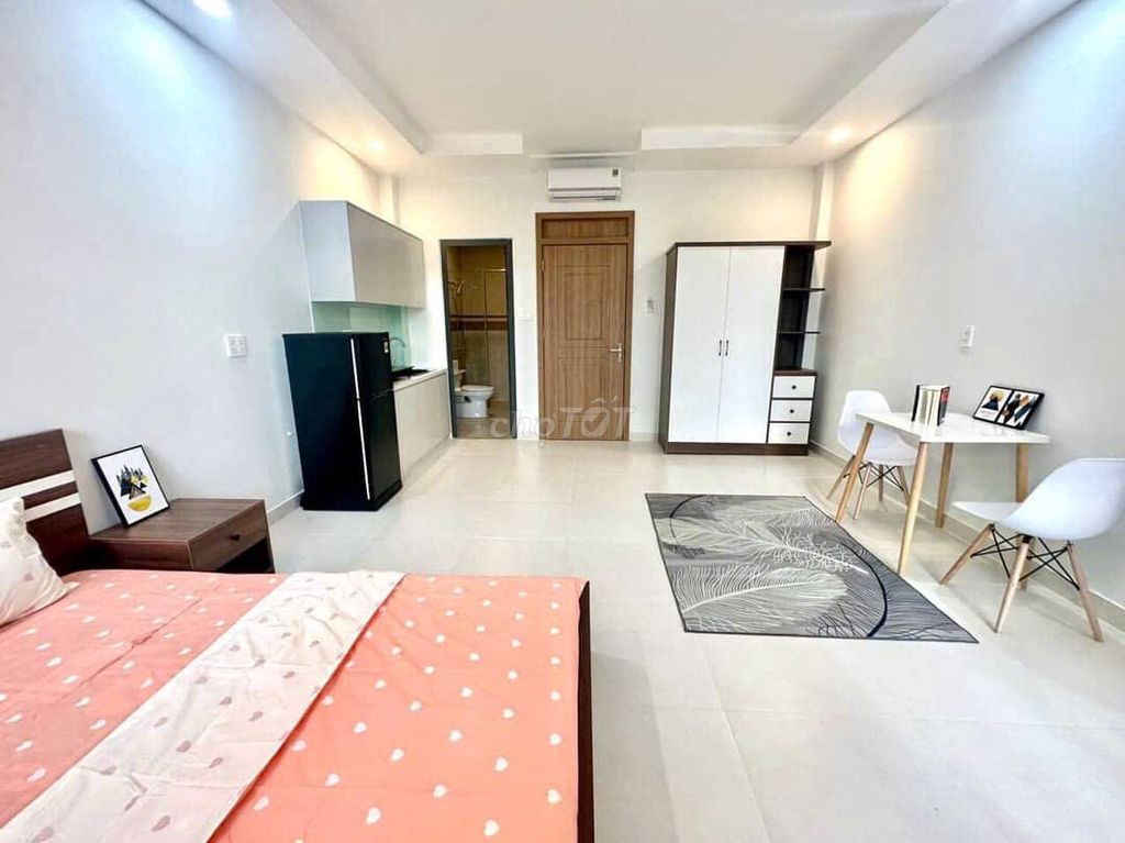 Rent a room full of furniture, clean, Lê Văn Lương.