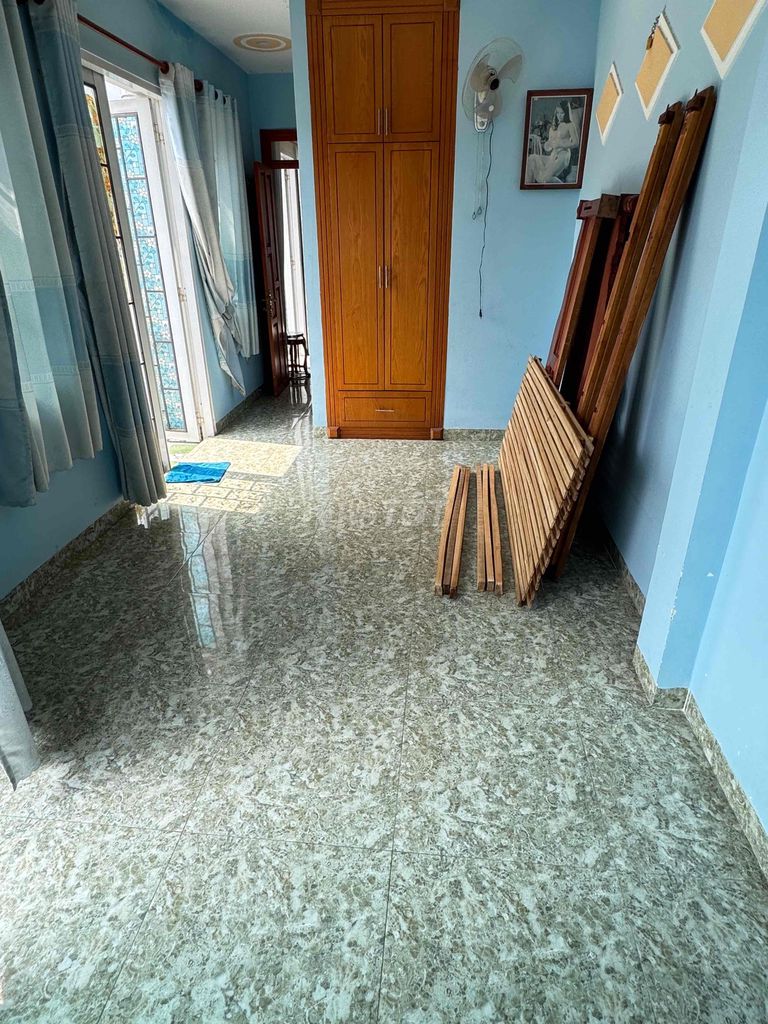 Rent the entire floor 1 - 2 bedroom - 4 balcony - 1 toilet