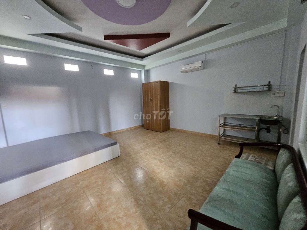 I'm the owner of the whole thing. 753 Hoàng Sa, 3rd District for 17 million a month.